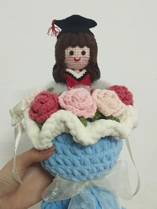 Accessories - Eternal Graduation Crochet Doll Bouquet - Handmade Roses & Mortarboard Gift